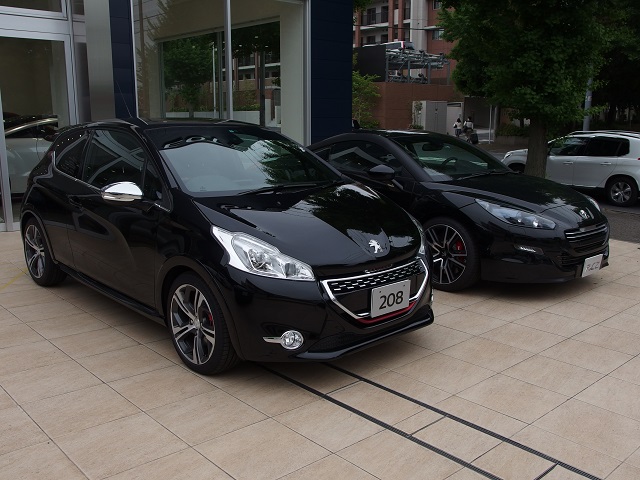 "208GTi & RCZ R TEST DRIVE"