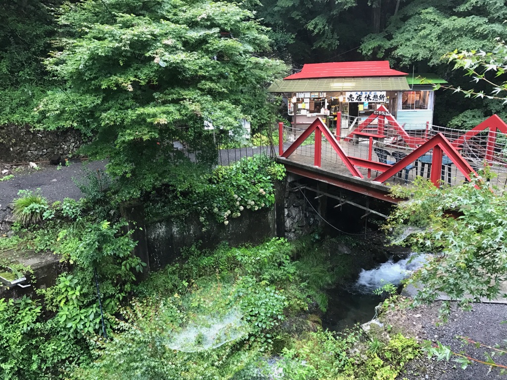 夏なのに寒い・・・