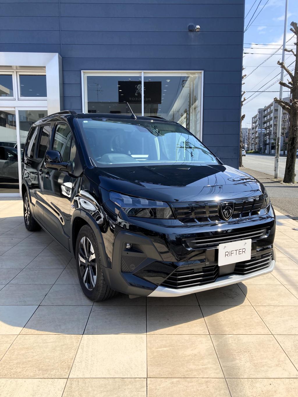 走るほどに感じる「プジョーらしさ」RIFTER！🚙💨