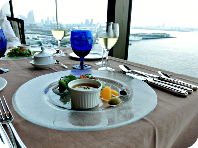 横浜がフランス一色に