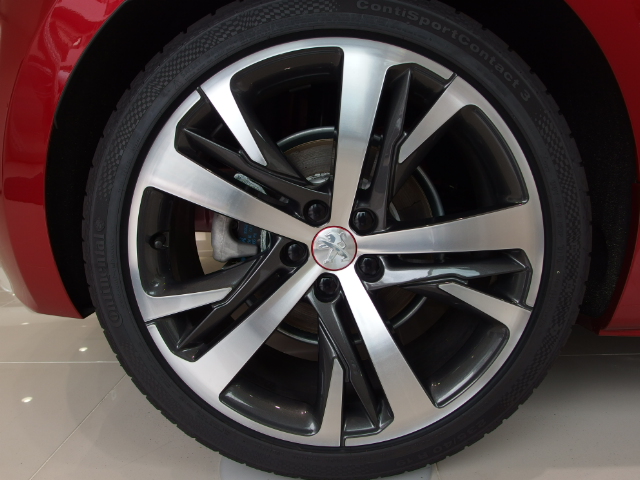 PEUGEOT GT Line Début