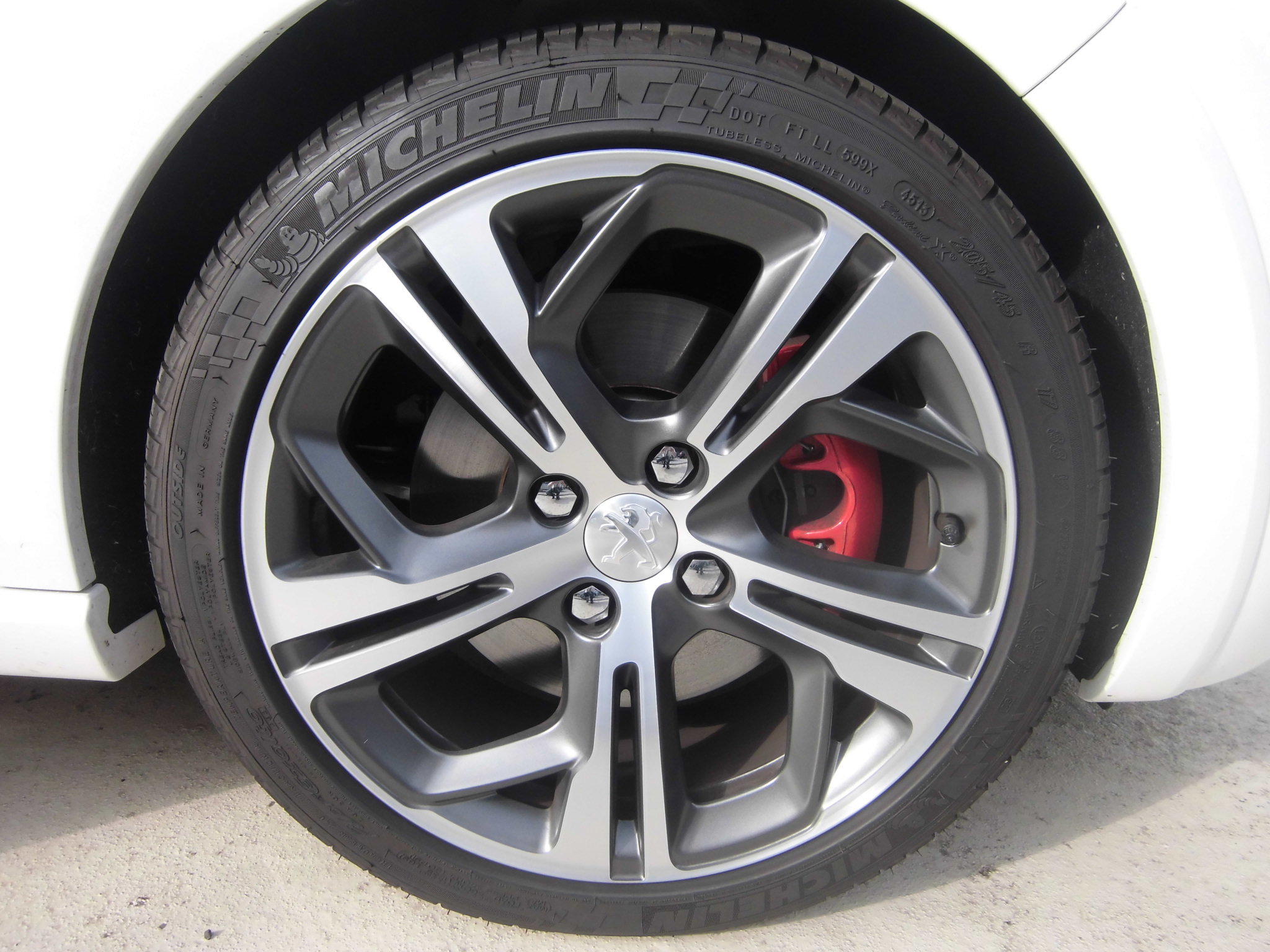 認定中古車情報～ホットハッチ　“  ＧＴ ｉ ”～