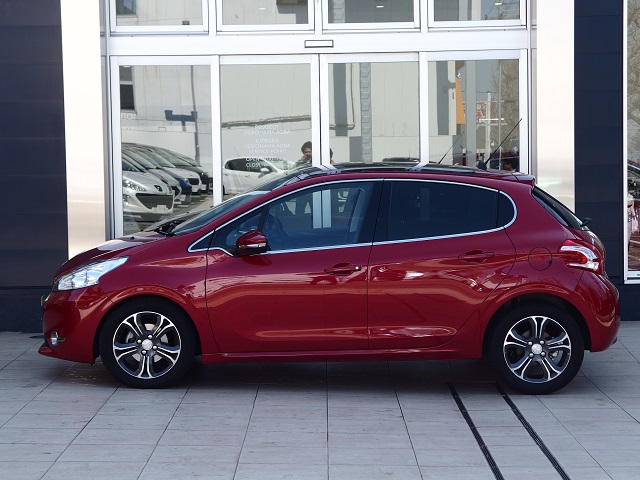 認定中古車入荷情報