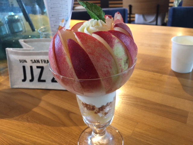 桃を食べに