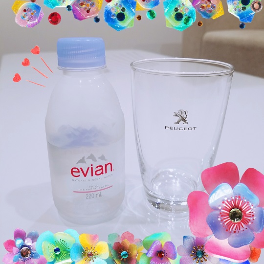 evianのフリードリンクはじめました♪