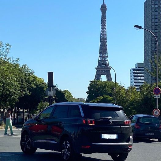 フランスの街並みとＰＥＵＧＥＯＴ🦁