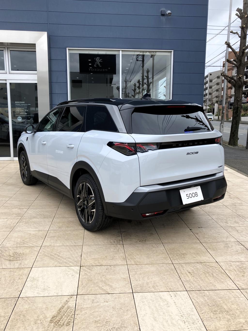 ✨NEW 5008 HYBRID デビューフェア✨