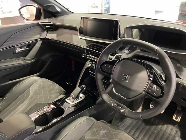 展示しているお車のご紹介🚗ＮＥＷ ２０８　ＧＴ　