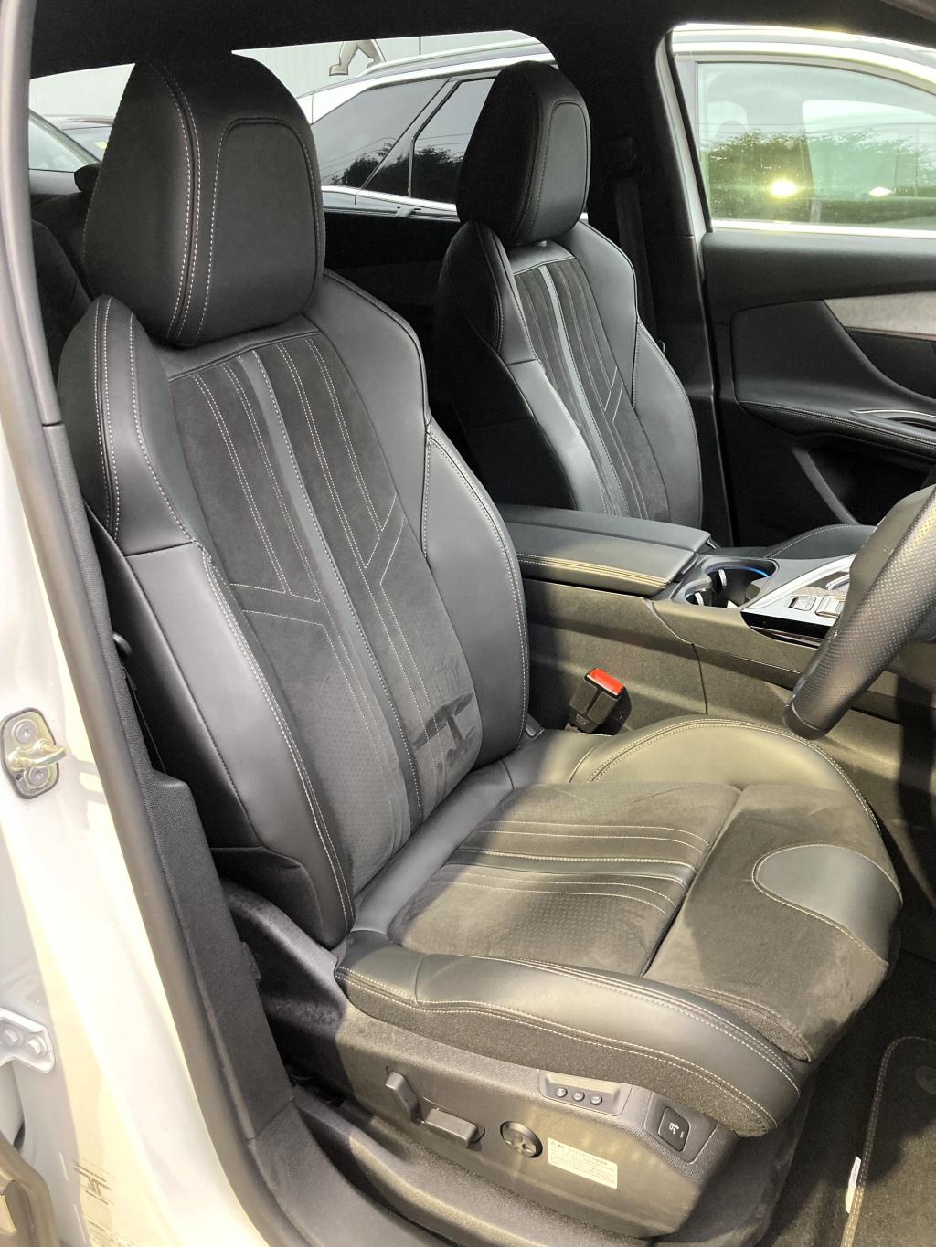 11月のプジョー認定中古車のおすすめ1台！