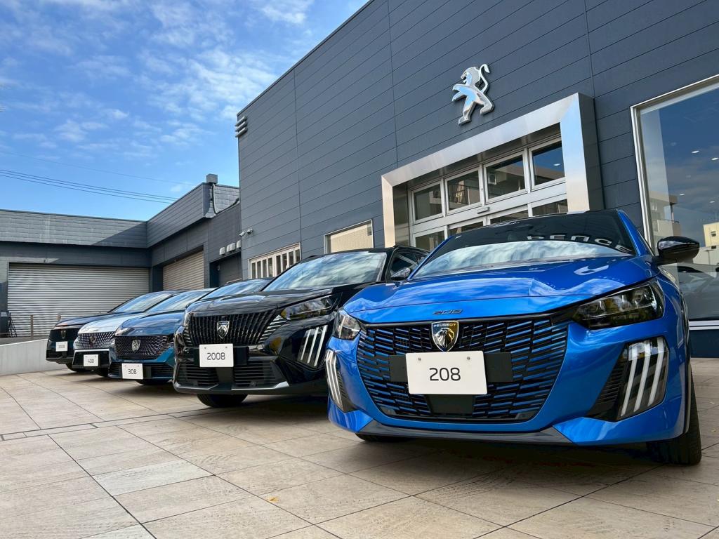 HYBRID🚙試乗車ご用意してます(^^)