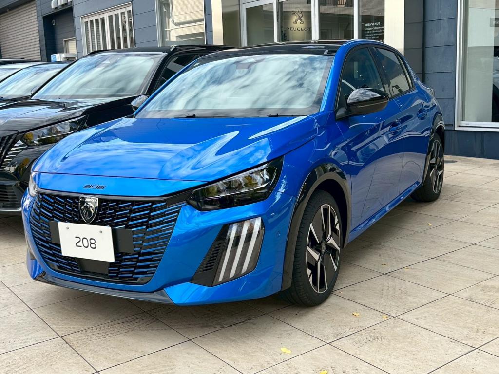 HYBRID🚙試乗車ご用意してます(^^)